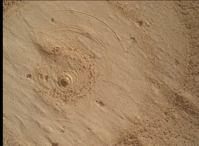 Sol 4976: Mars Hand Lens Imager (MAHLI)