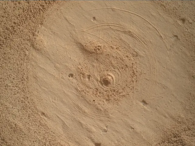 Sol 4976: Mars Hand Lens Imager (MAHLI)