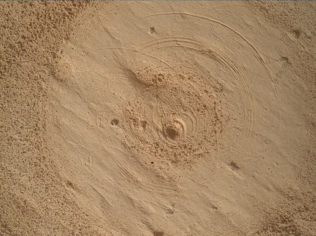 Sol 4976: Mars Hand Lens Imager (MAHLI)