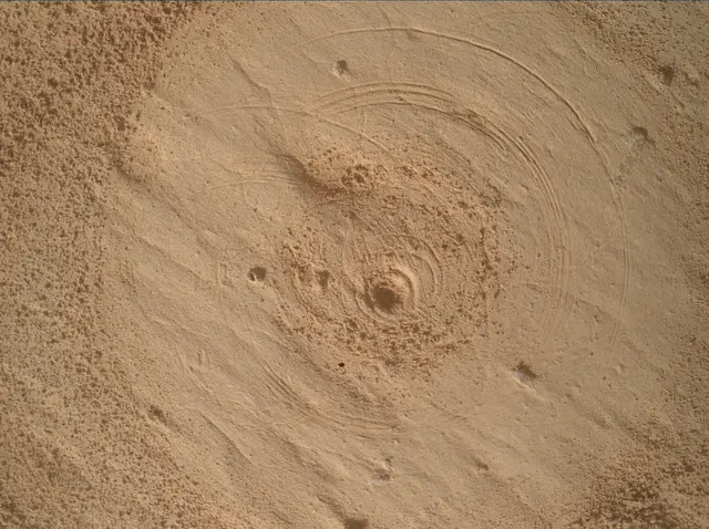 Sol 4976: Mars Hand Lens Imager (MAHLI)