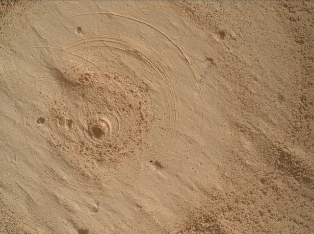 Sol 4976: Mars Hand Lens Imager (MAHLI)