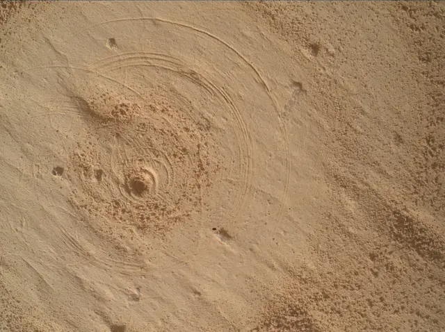 Sol 4976: Mars Hand Lens Imager (MAHLI)