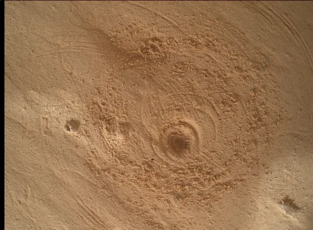 Sol 4976: Mars Hand Lens Imager (MAHLI)