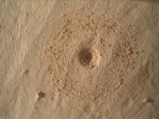 Sol 4976: Mars Hand Lens Imager (MAHLI)