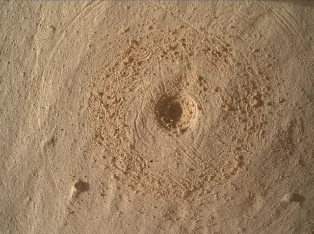 Sol 4976: Mars Hand Lens Imager (MAHLI)