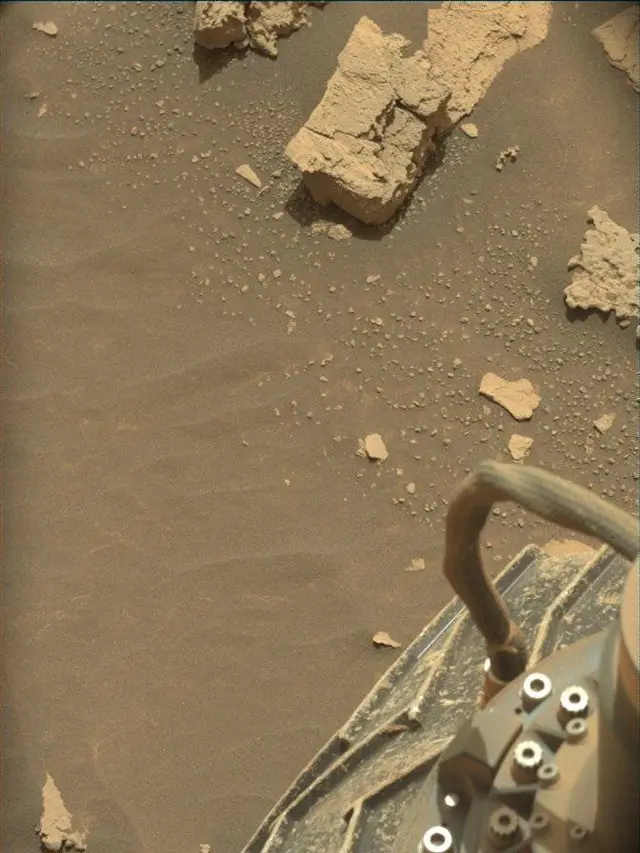 Sol 4977: Mast Camera (Mastcam)