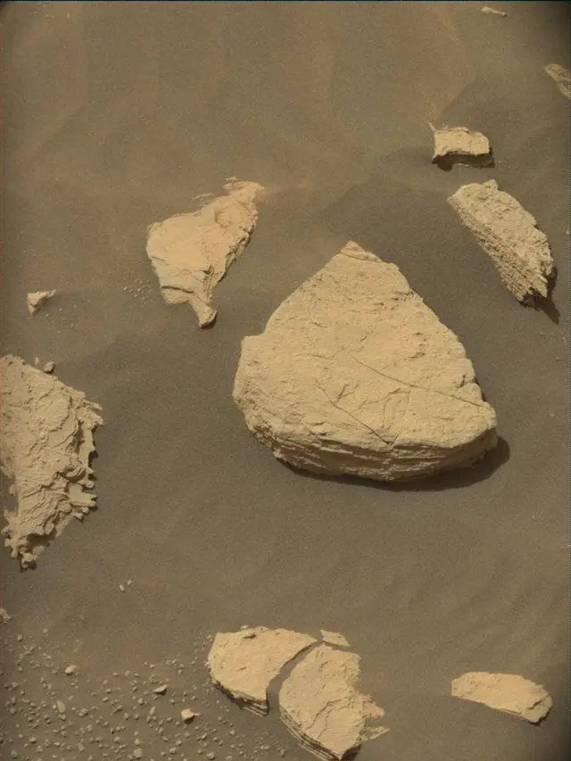 Sol 4977: Mast Camera (Mastcam)