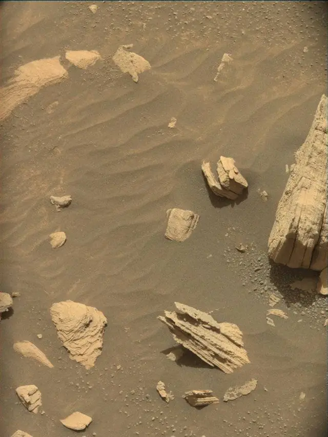 Sol 4977: Mast Camera (Mastcam)