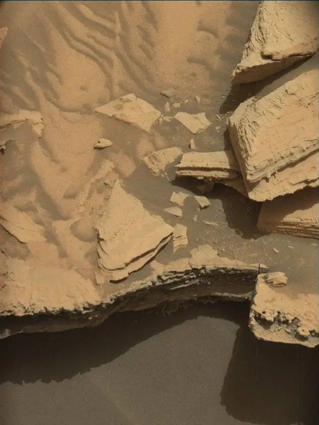 Sol 4977: Mast Camera (Mastcam)