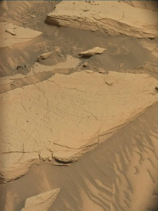 Sol 4977: Mast Camera (Mastcam)