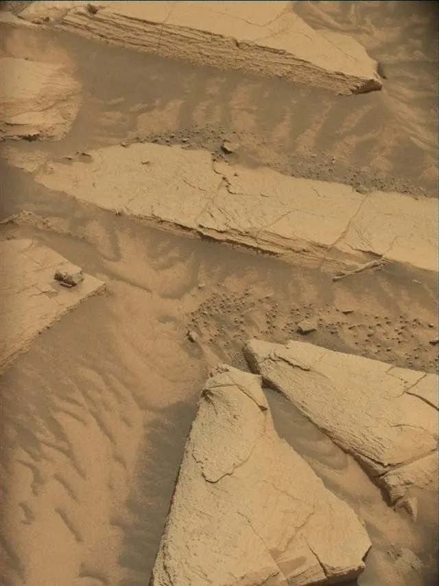 Sol 4977: Mast Camera (Mastcam)