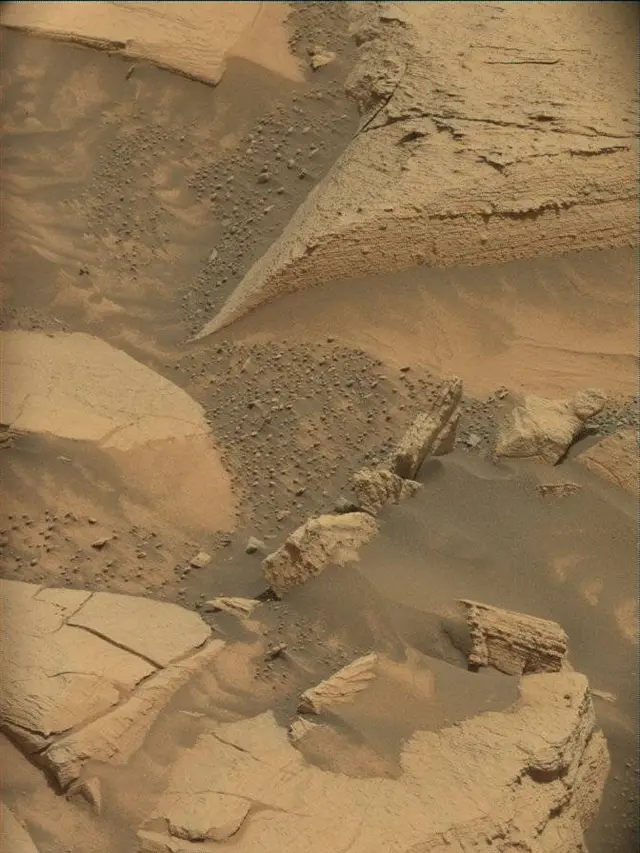 Sol 4977: Mast Camera (Mastcam)