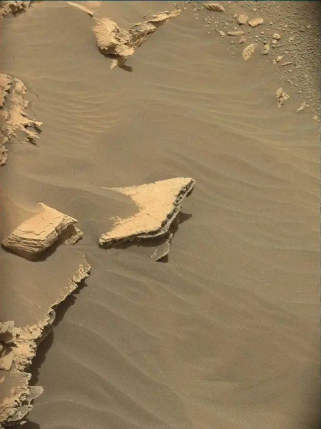 Sol 4977: Mast Camera (Mastcam)