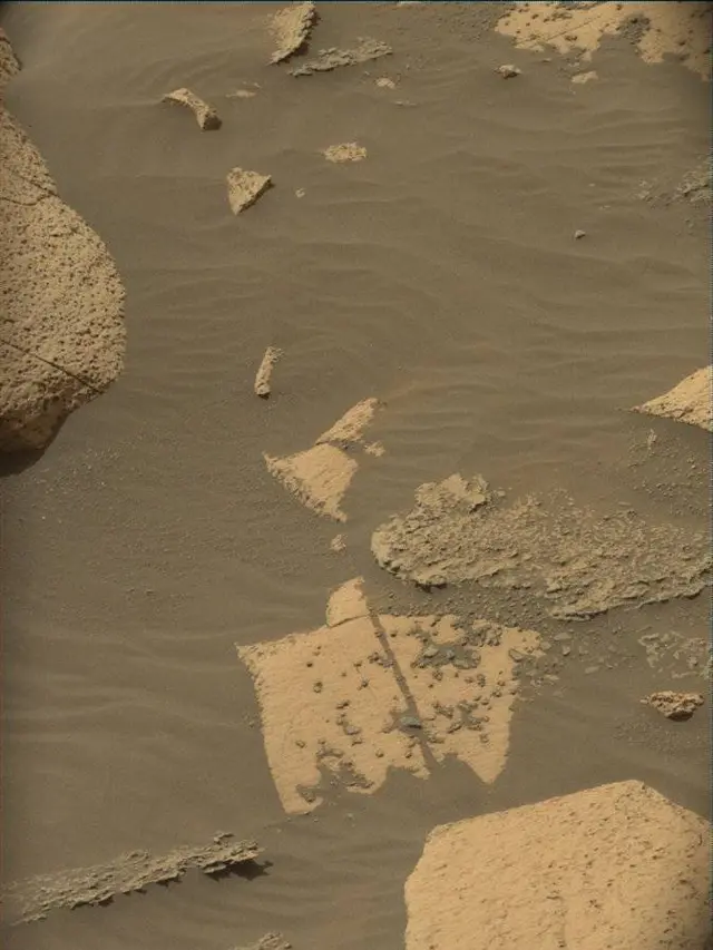 Sol 4977: Mast Camera (Mastcam)