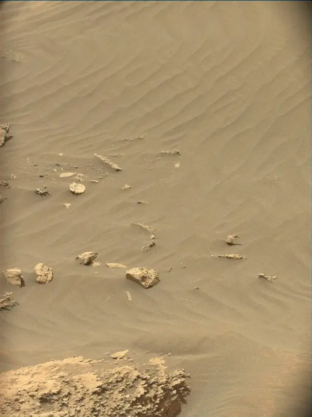 Sol 4977: Mast Camera (Mastcam)