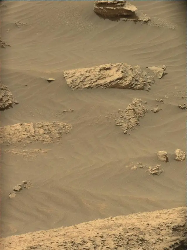 Sol 4977: Mast Camera (Mastcam)