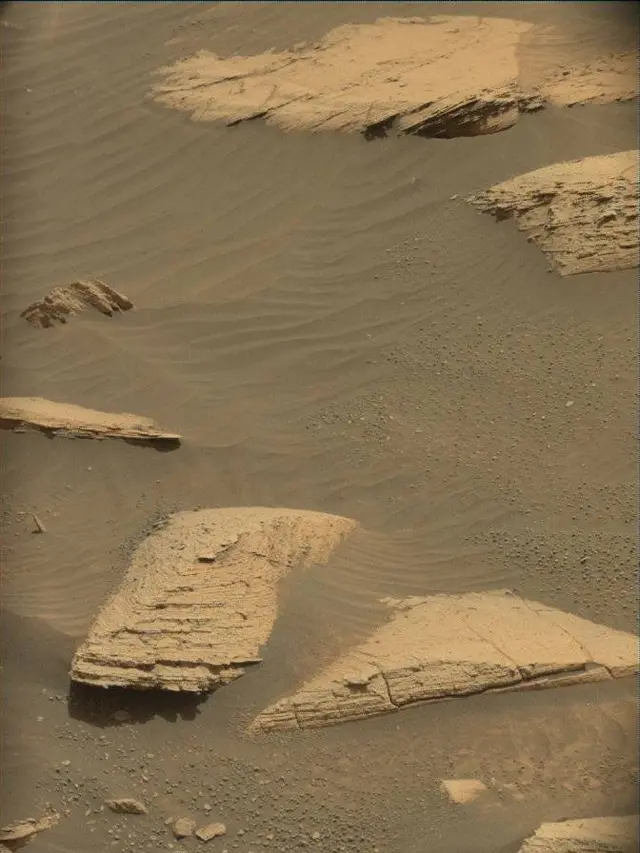 Sol 4977: Mast Camera (Mastcam)