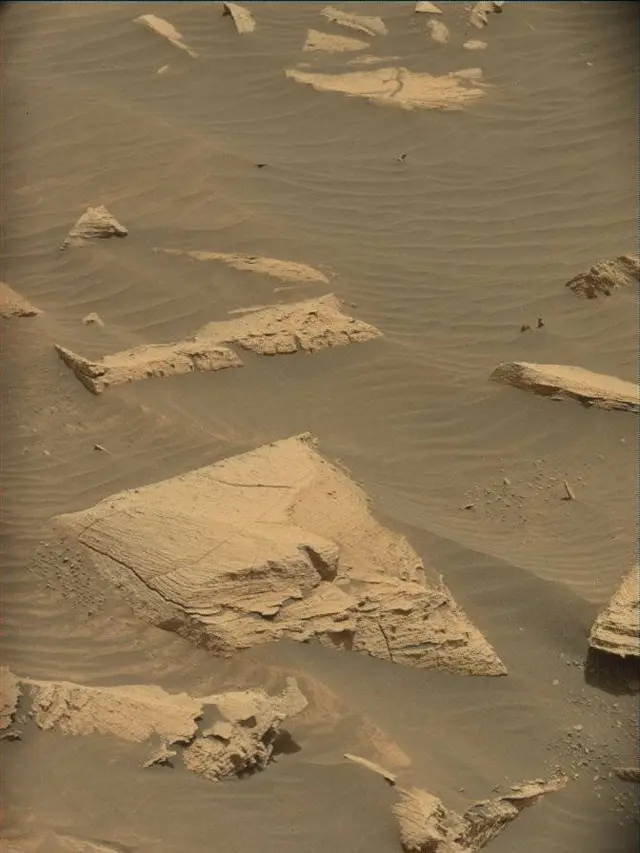 Sol 4977: Mast Camera (Mastcam)