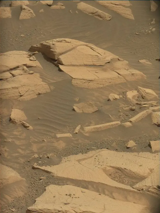 Sol 4977: Mast Camera (Mastcam)
