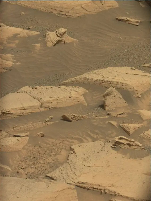 Sol 4977: Mast Camera (Mastcam)