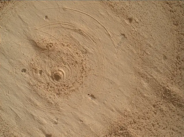 Sol 4977: Mars Hand Lens Imager (MAHLI)
