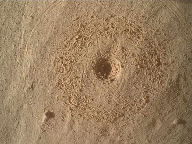 Sol 4977: Mars Hand Lens Imager (MAHLI)