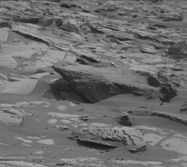 Sol 4979: Mast Camera (Mastcam)
