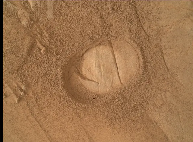 Sol 4979: Mars Hand Lens Imager (MAHLI)
