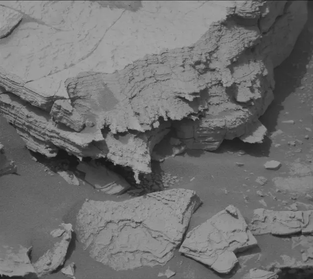 Sol 4982: Mast Camera (Mastcam)