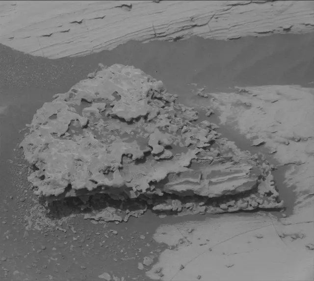 Sol 4985: Mast Camera (Mastcam)