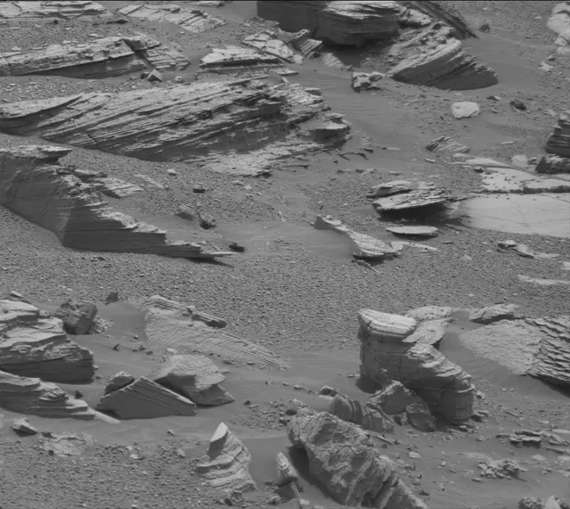 Sol 4986: Mast Camera (Mastcam)