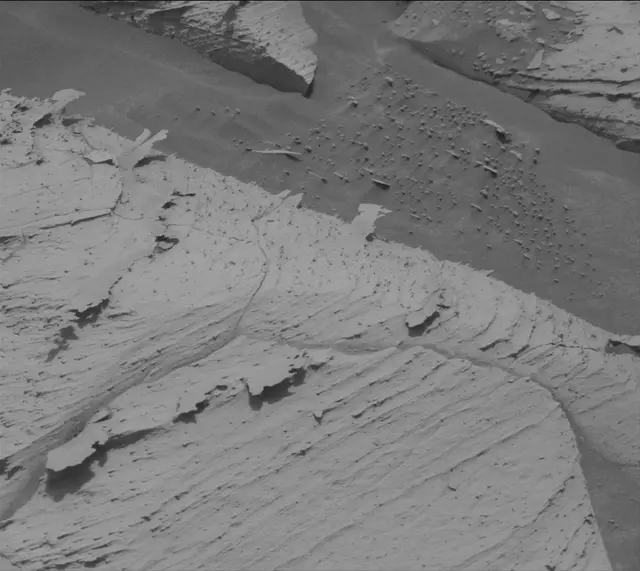Sol 4987: Mast Camera (Mastcam)
