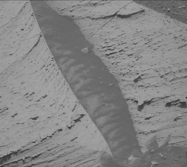 Sol 4987: Mast Camera (Mastcam)