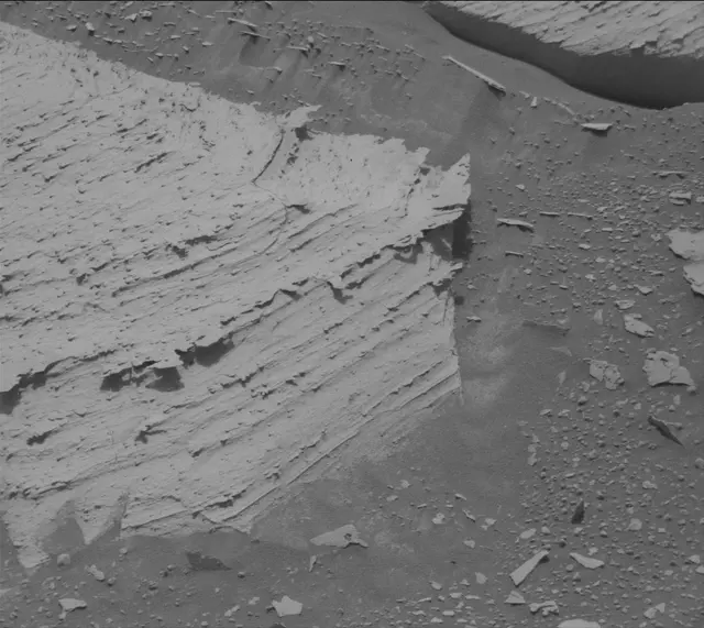Sol 4987: Mast Camera (Mastcam)
