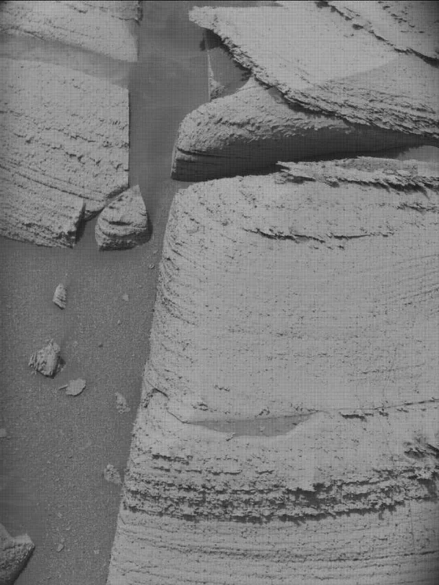 Sol 4988: Mast Camera (Mastcam)