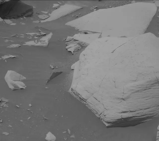 Sol 4988: Mast Camera (Mastcam)