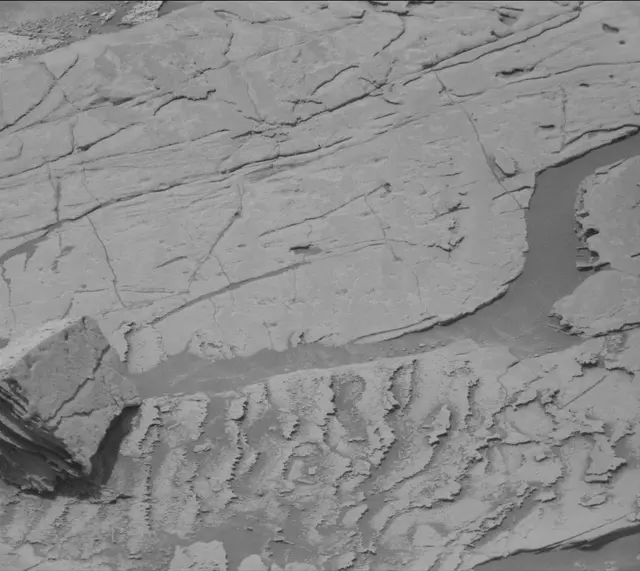 Sol 4988: Mast Camera (Mastcam)