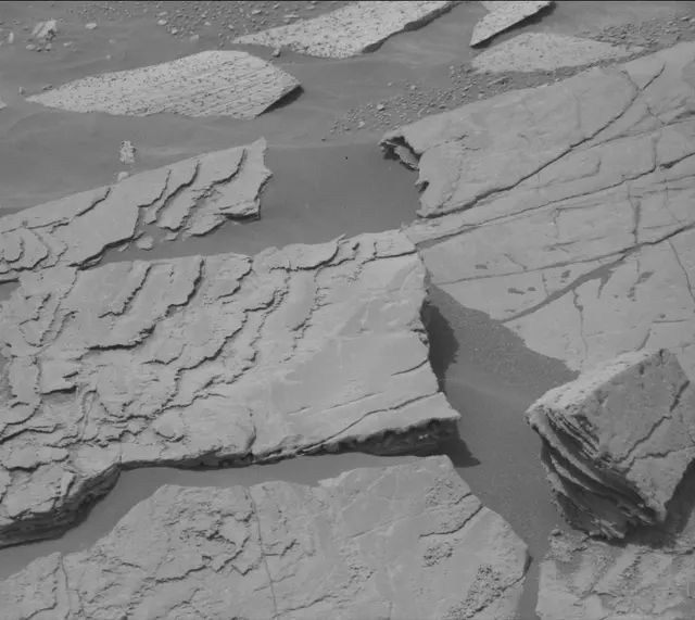 Sol 4988: Mast Camera (Mastcam)