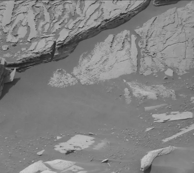 Sol 4988: Mast Camera (Mastcam)