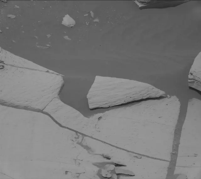 Sol 4988: Mast Camera (Mastcam)