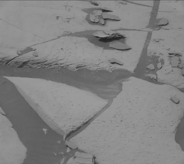 Sol 4988: Mast Camera (Mastcam)