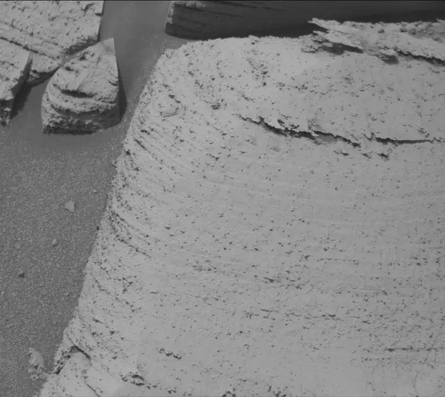 Sol 4988: Mast Camera (Mastcam)