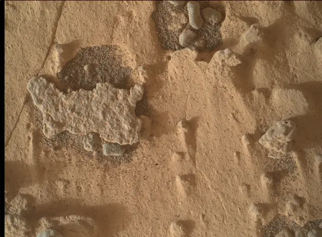 Sol 4988: Mars Hand Lens Imager (MAHLI)