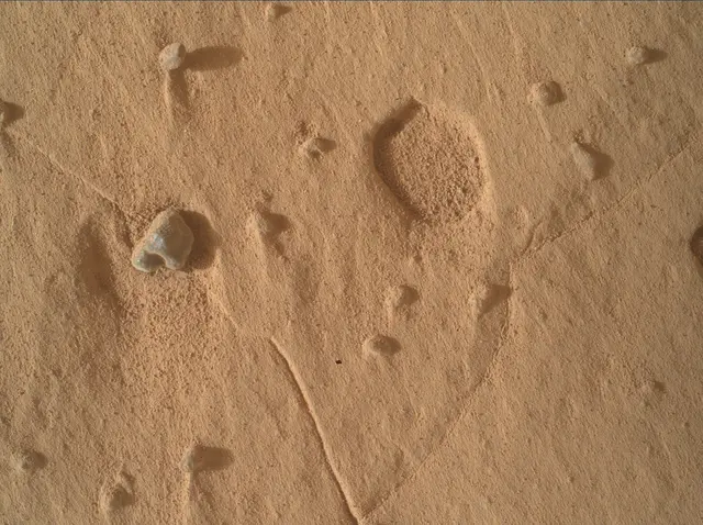Sol 4988: Mars Hand Lens Imager (MAHLI)
