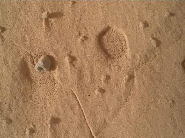 Sol 4988: Mars Hand Lens Imager (MAHLI)