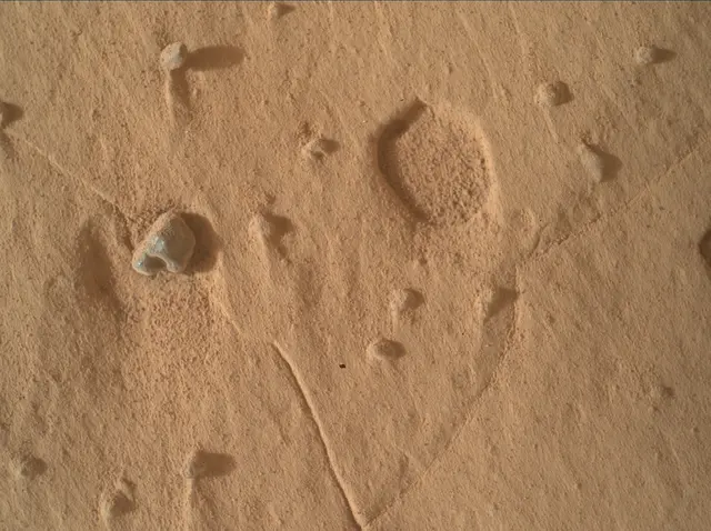 Sol 4988: Mars Hand Lens Imager (MAHLI)