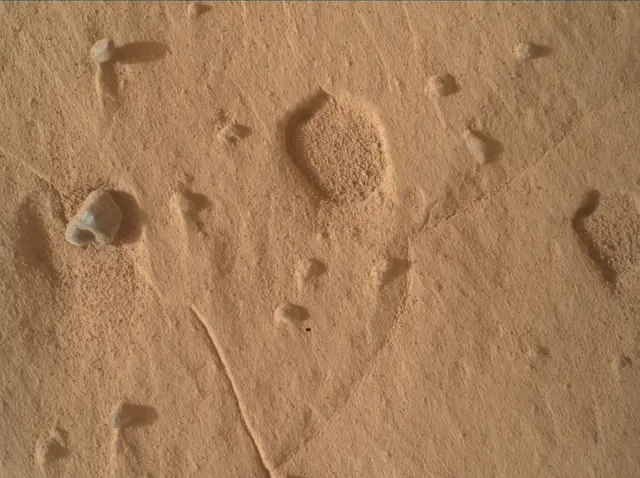 Sol 4988: Mars Hand Lens Imager (MAHLI)