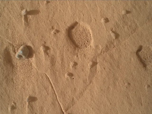 Sol 4988: Mars Hand Lens Imager (MAHLI)