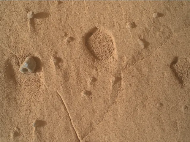 Sol 4988: Mars Hand Lens Imager (MAHLI)