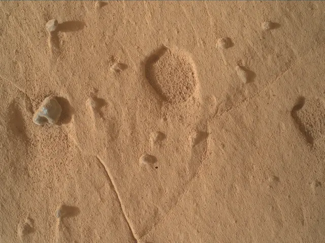 Sol 4988: Mars Hand Lens Imager (MAHLI)